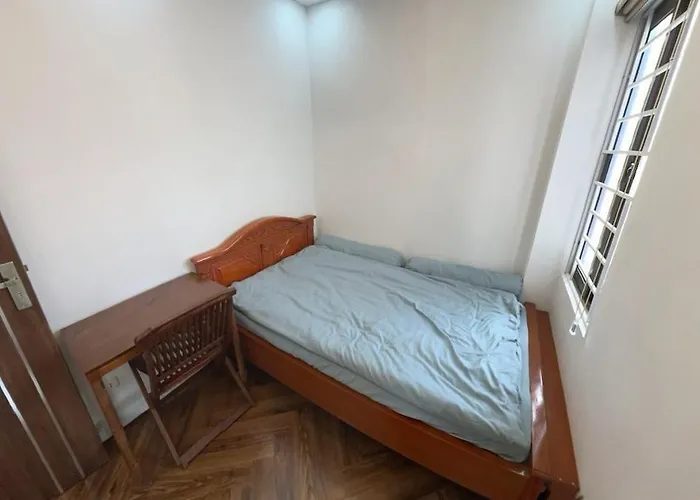 2Br Getaway By Train Street